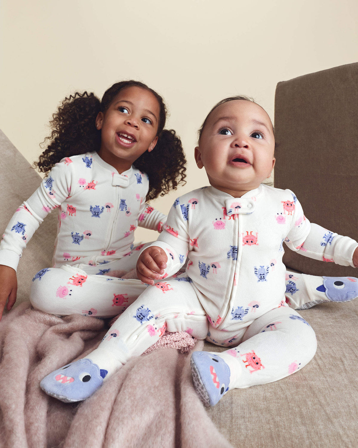 Pijama en Terciopelo Diseño Monster